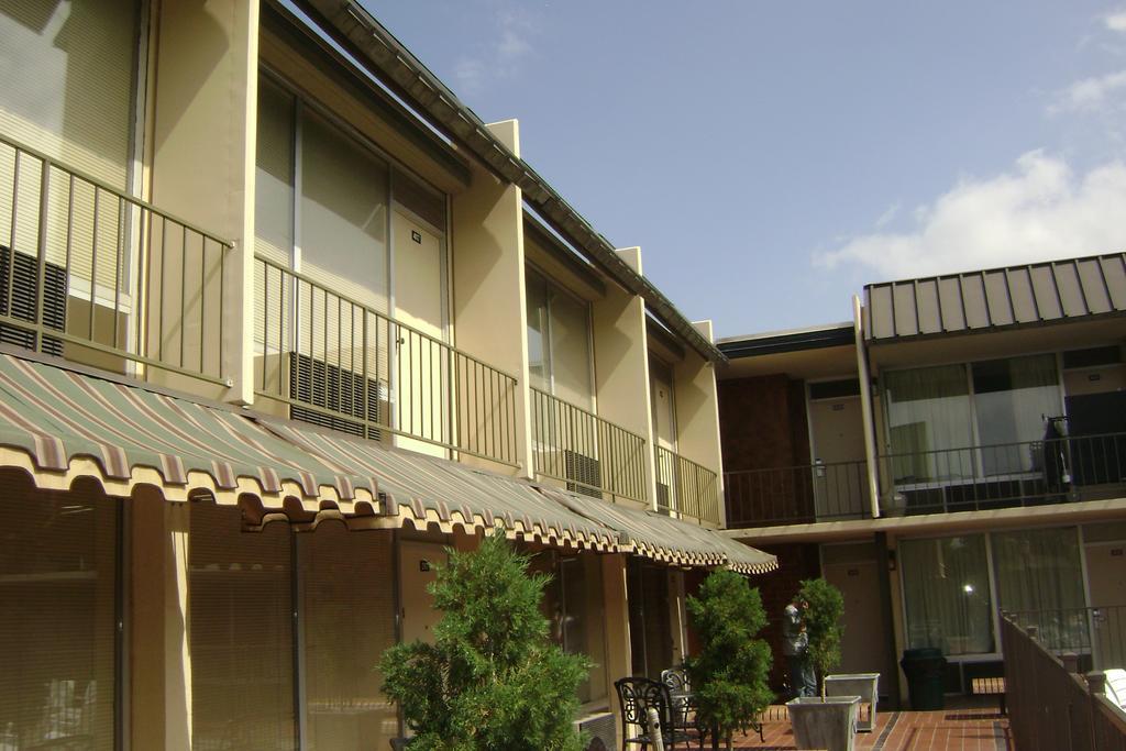 Western Inn And Suites Enid Exterior photo